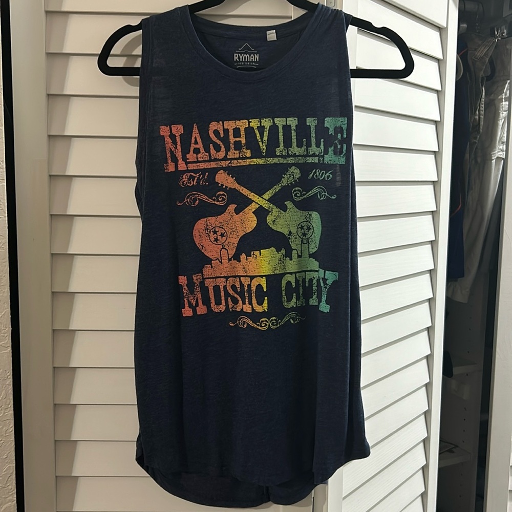 Ryman theater Nashville tank like new medium